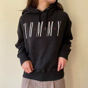 Tommy Jeans Women's Essential Logo Hoodie Black M